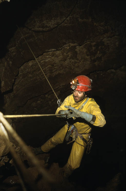 Spirit of Elvis traverse, Migovec System (M. Evans)
